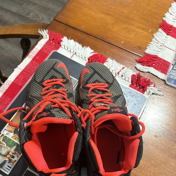 Lebron 12 Court Vision size 9 men - Picture 3 of 4